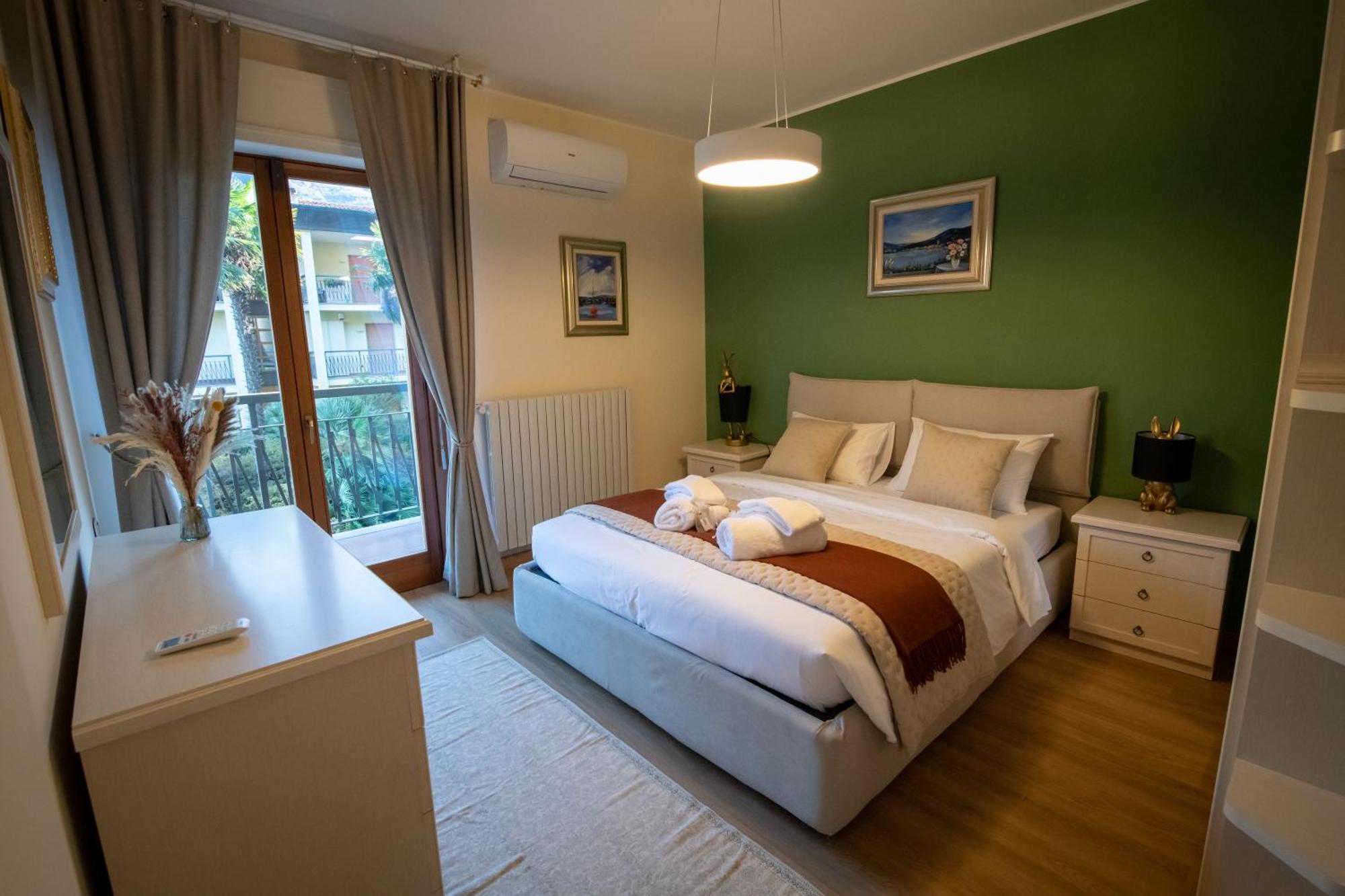 Residenza Lago Sereno Porto Ceresio Extérieur photo