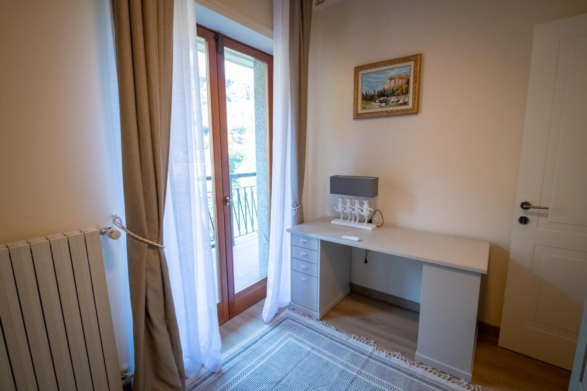 Residenza Lago Sereno Porto Ceresio Extérieur photo